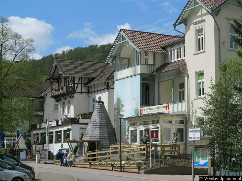 Deze hotels liggen bij de kabelbaan en het kuurcentrum in Bad Harzburg. Het is vanaf dit punt ongeveer vijf minuten lopen naar de binnenstad van Bad Harzburg.Tip:  Een weekend naar de Harz..